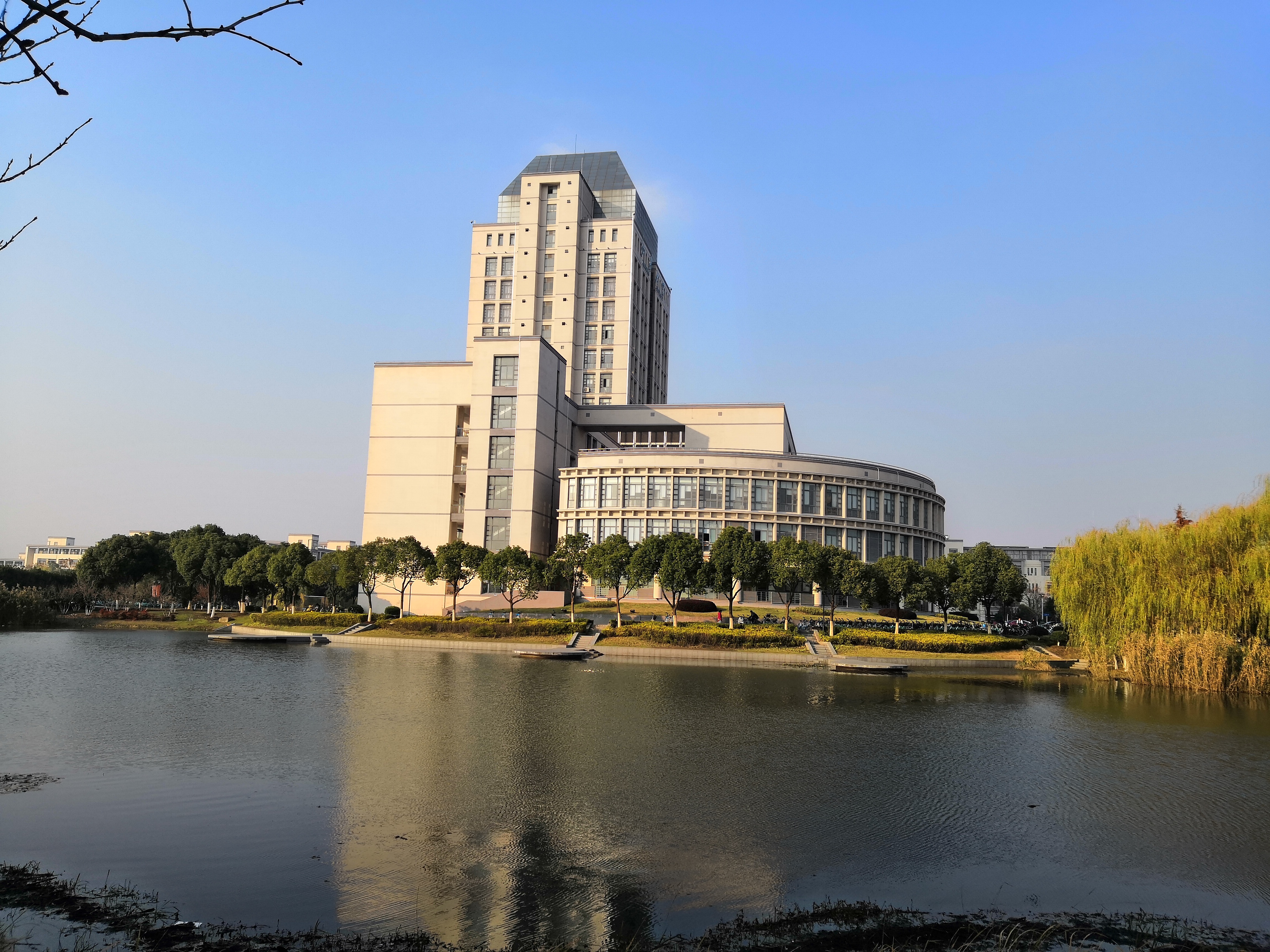 江南大學(xué)圖書館.jpg